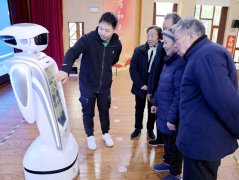 桥街道渝北社区养老办事分析体的数字食堂内飘